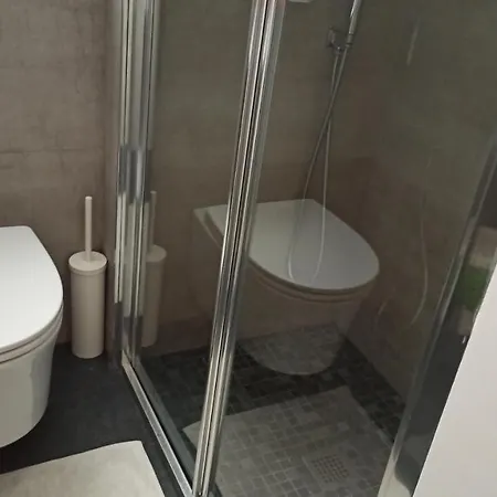 ゲストハウス Apple バーリ